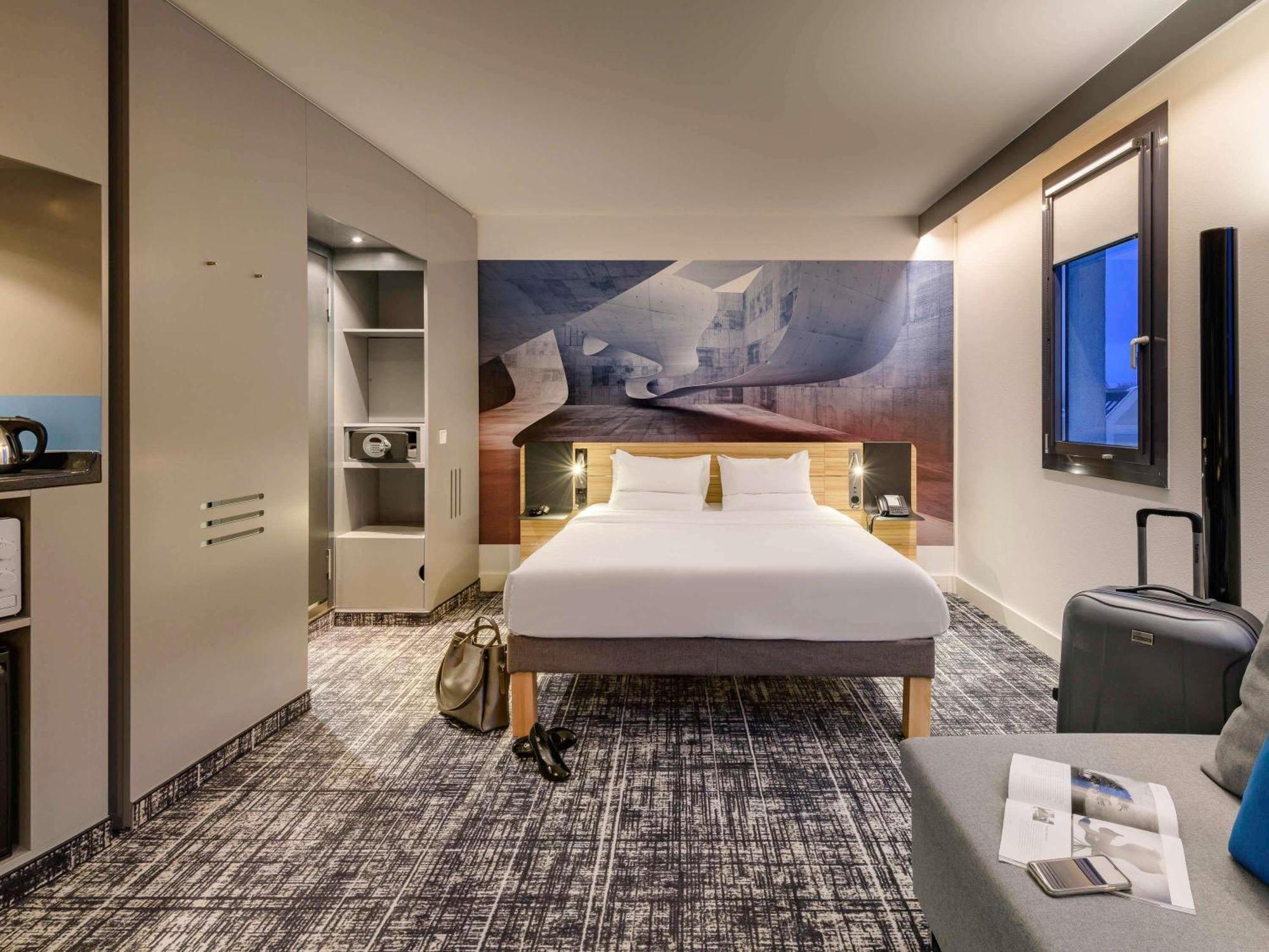 Standard Suite One Double Bed One Sofa